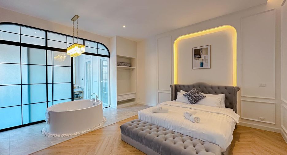 Haus zum Kauf mit 5 Zimmer in Sattahip, Chonburi
