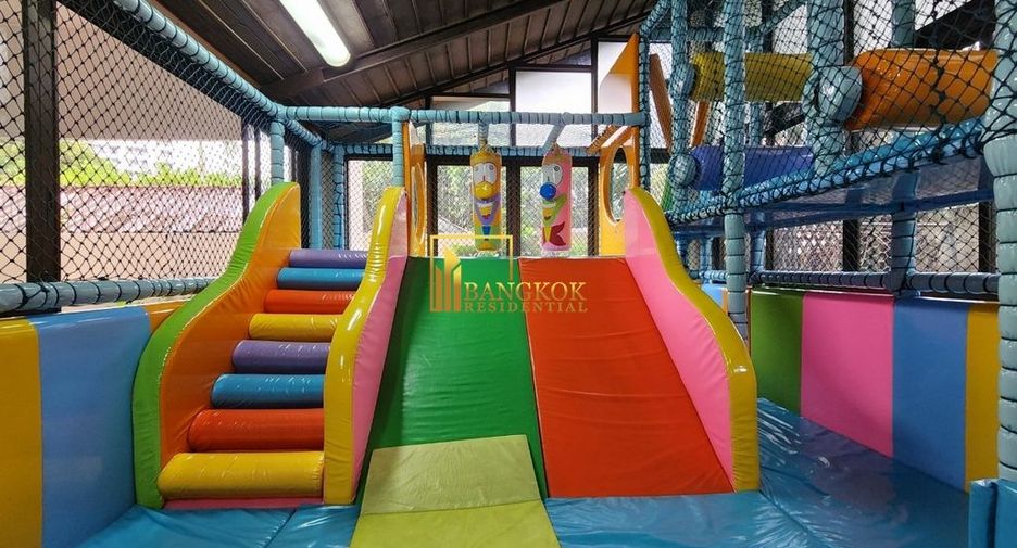 Apartment zur Miete mit 3 Zimmer in Watthana, Bangkok