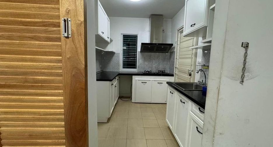 For sale 3 ベッドルーム house in Bang Lamung, Chonburi