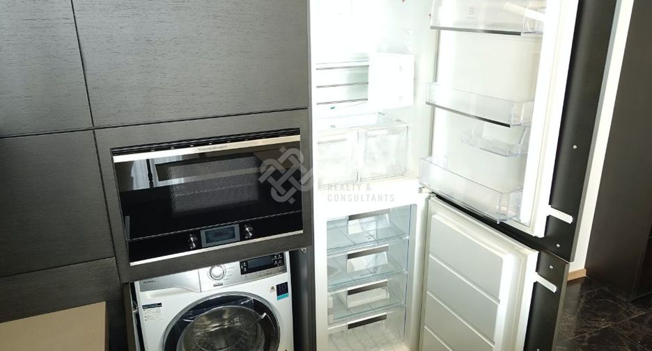 For sale 2 Beds condo in Pathum Wan, Bangkok