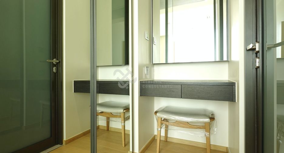 For sale 2 Beds condo in Pathum Wan, Bangkok