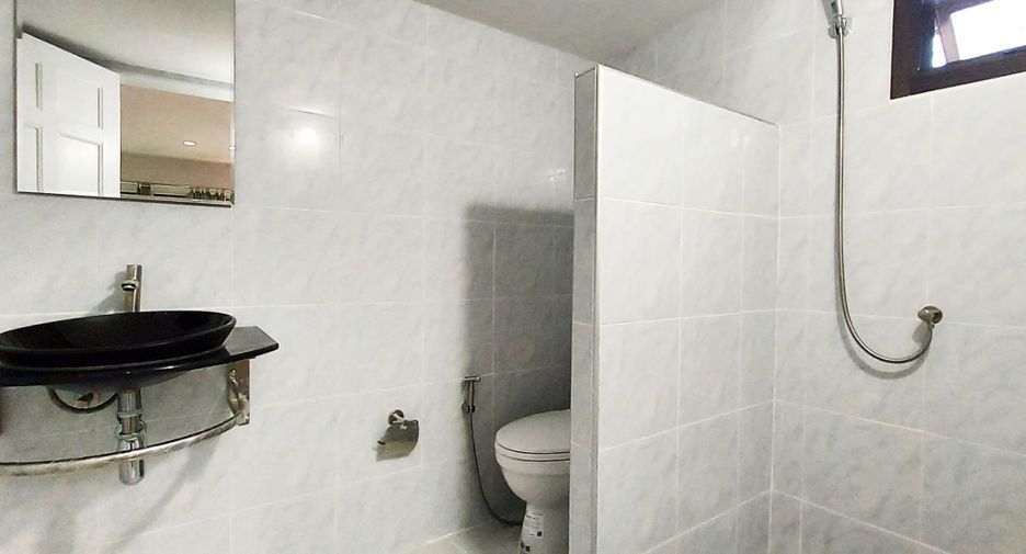 Продажа 10 спальни отель в Мыанг Районг, Районг
