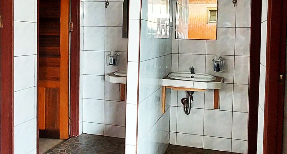 Продажа 10 спальни отель в Мыанг Районг, Районг