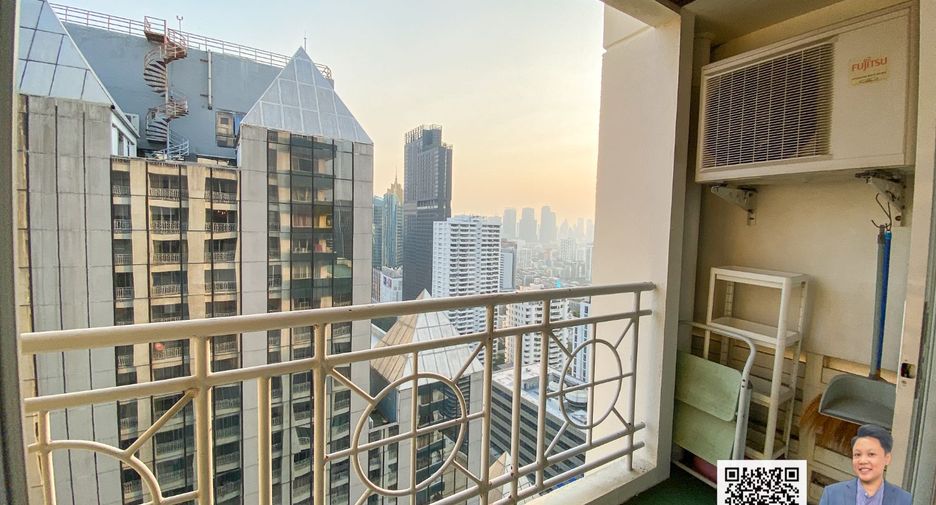 For sale 2 bedrooms condo in Watthana, Bangkok