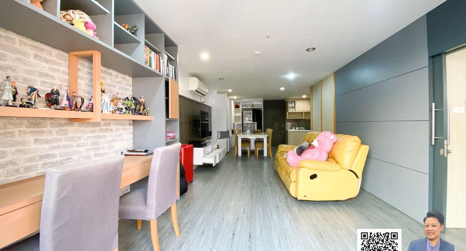 For sale 2 bedrooms condo in Watthana, Bangkok
