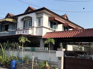 For sale 3 bedrooms townhouse in Khan Na Yao, Bangkok