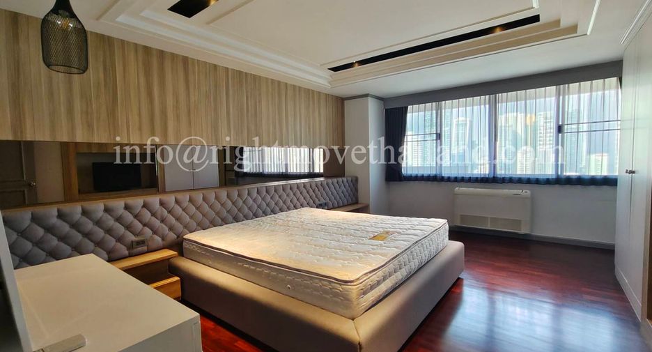 For sale 3 bedrooms condo in Watthana, Bangkok