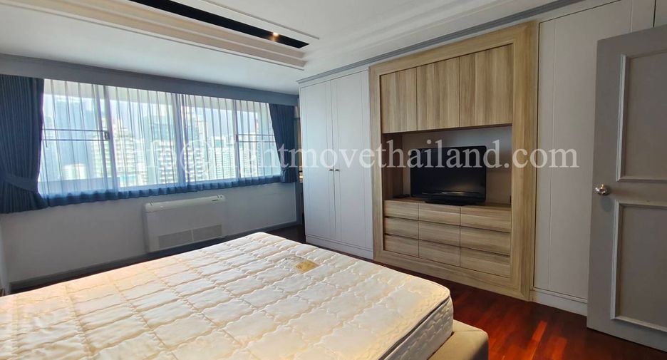 For sale 3 bedrooms condo in Watthana, Bangkok