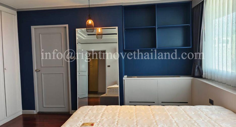 For sale 3 bedrooms condo in Watthana, Bangkok