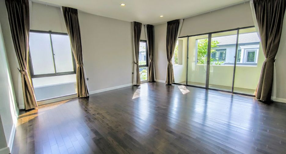 For sale 4 bedrooms house in Lat Krabang, Bangkok