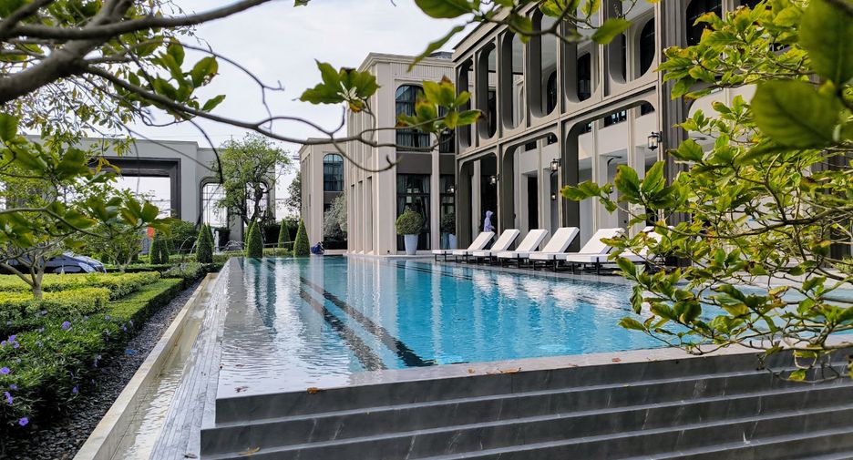 For sale 4 bedrooms house in Lat Krabang, Bangkok
