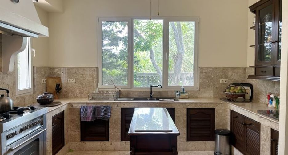 For sale 5 ベッドルーム house in Bang Lamung, Chonburi