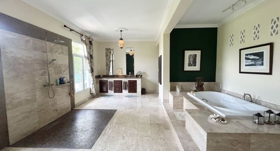 For sale 5 ベッドルーム house in Bang Lamung, Chonburi