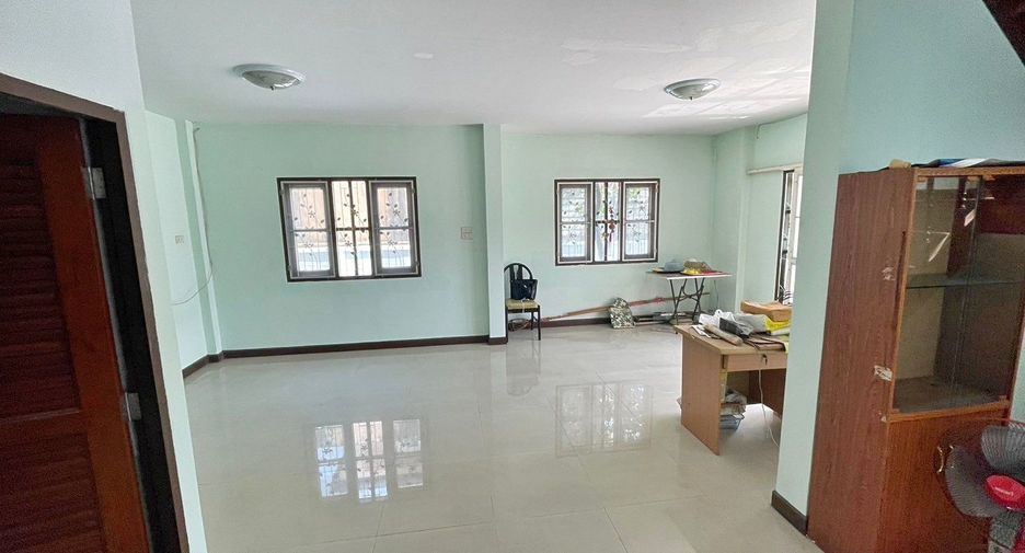 For sale 3 bedrooms house in Khlong Sam Wa, Bangkok