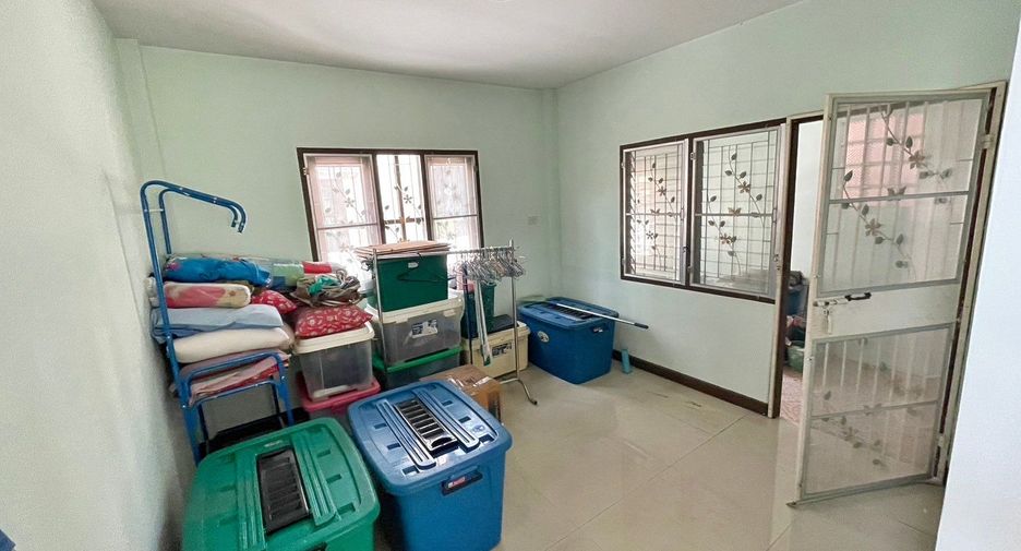 For sale 3 bedrooms house in Khlong Sam Wa, Bangkok