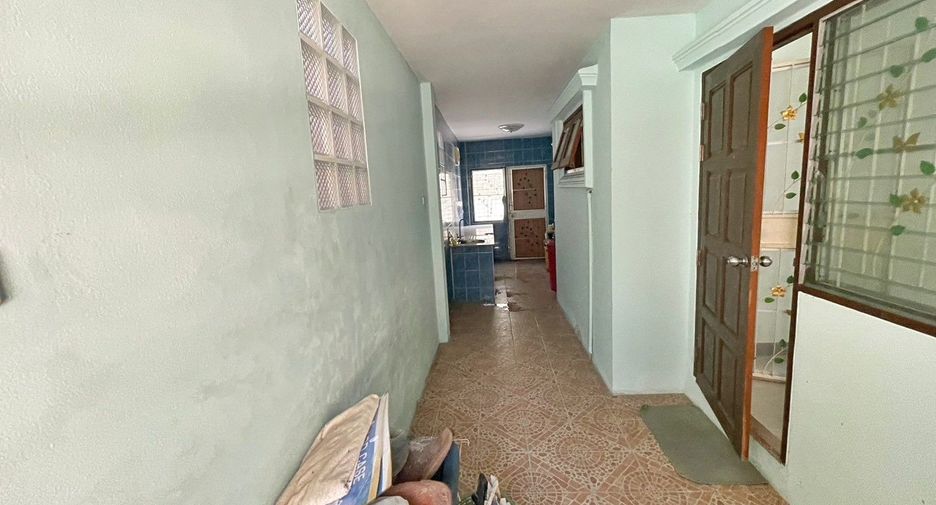 For sale 3 bedrooms house in Khlong Sam Wa, Bangkok