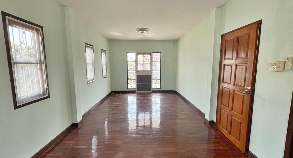 For sale 3 bedrooms house in Khlong Sam Wa, Bangkok