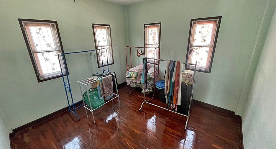 For sale 3 bedrooms house in Khlong Sam Wa, Bangkok