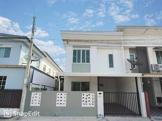 For sale 3 bed townhouse in Khlong Sam Wa, Bangkok