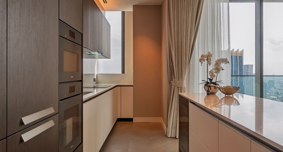 À louer et à vendre 3 chambres condo à Sathon, Bangkok