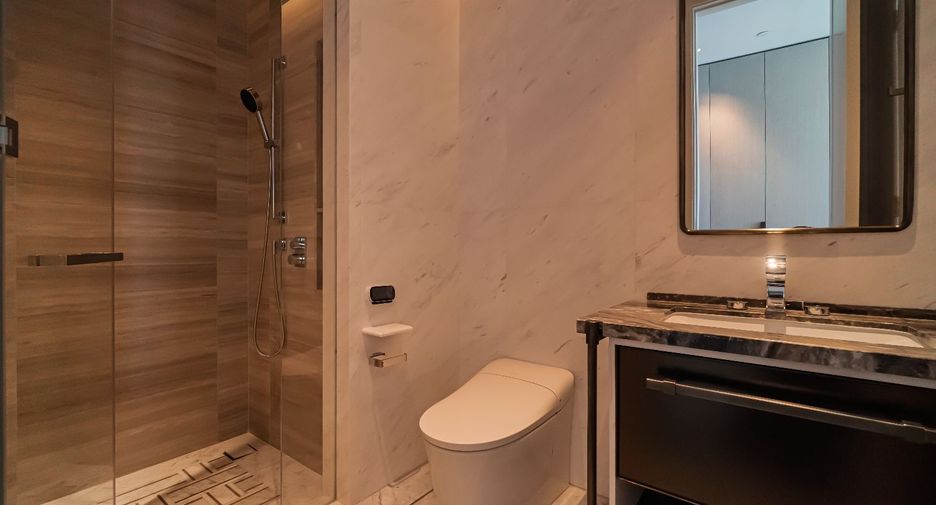 À louer et à vendre 3 chambres condo à Sathon, Bangkok