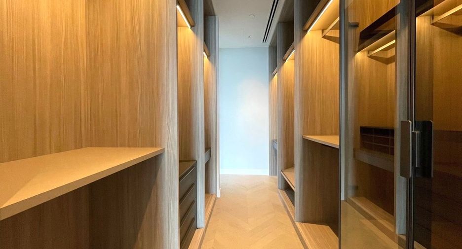 For rent and for sale 7 bedrooms condo in Sathon, Bangkok