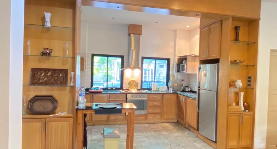 À vendre 3 chambres maison à Sattahip, Chonburi