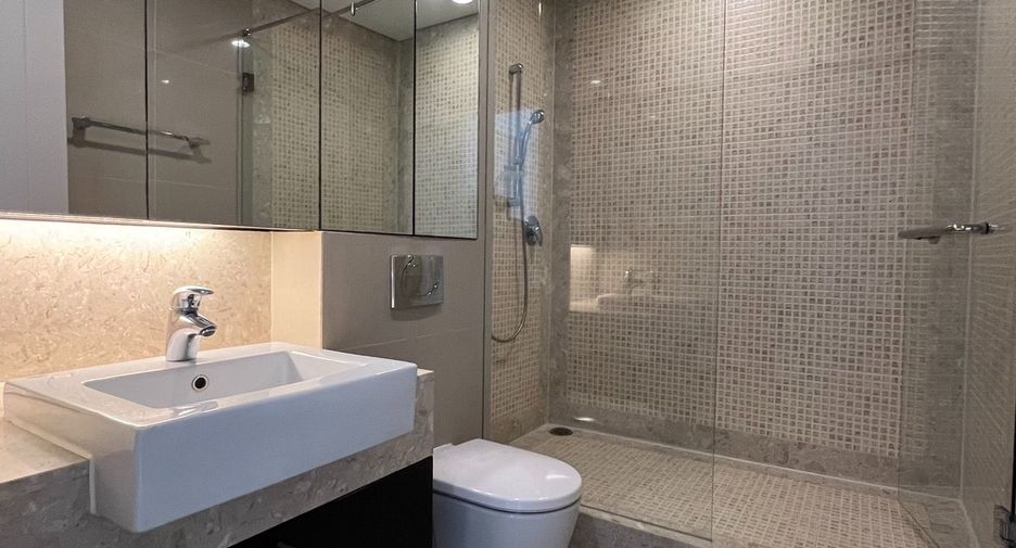 Wohnung zur Miete mit 2 Zimmer in Pathum Wan, Bangkok