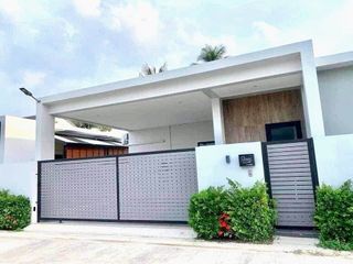 Haus zur Miete mit 3 Zimmer in Bang Lamung, Chonburi