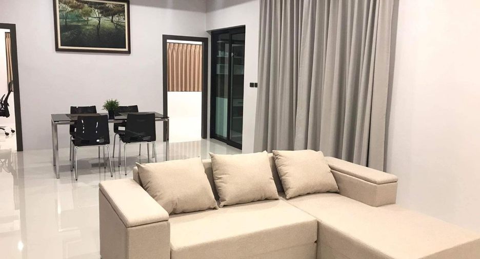 Casa en alquiler de 3 habitaciones en Bang Lamung, Chonburi