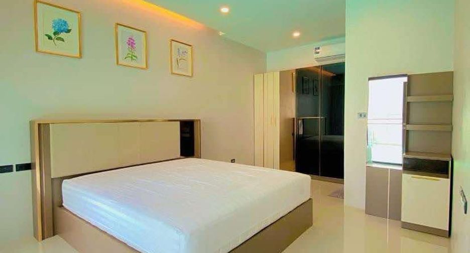 Casa en alquiler de 3 habitaciones en Bang Lamung, Chonburi