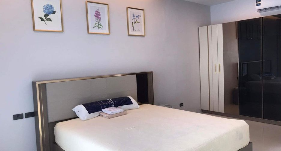 Casa en alquiler de 3 habitaciones en Bang Lamung, Chonburi