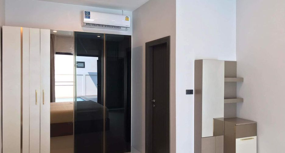 Casa en alquiler de 3 habitaciones en Bang Lamung, Chonburi