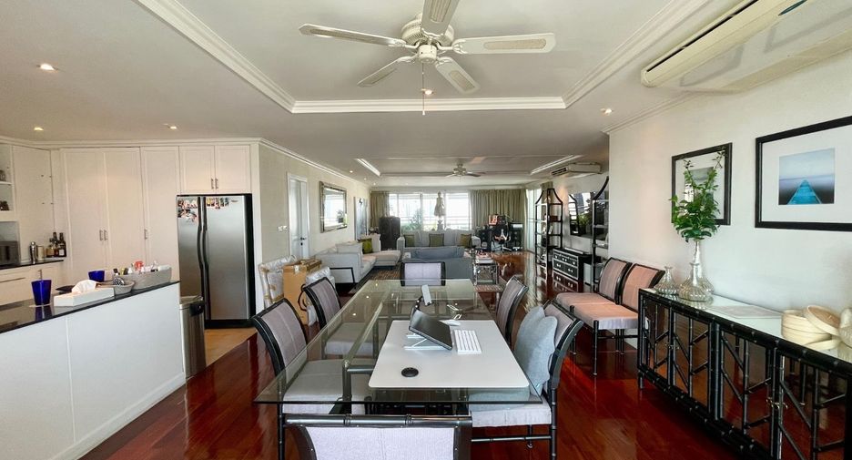 For sale 3 bedrooms condo in Watthana, Bangkok