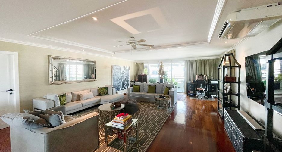 For sale 3 bedrooms condo in Watthana, Bangkok