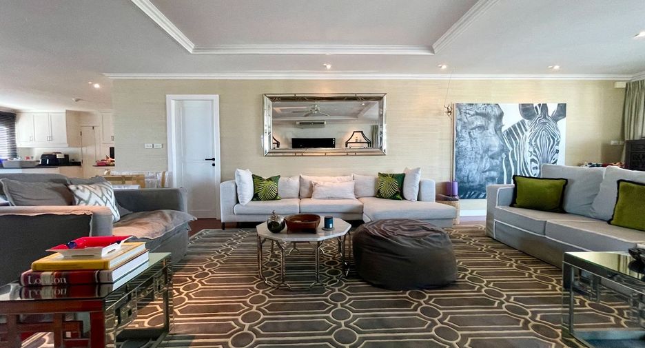 For sale 3 bedrooms condo in Watthana, Bangkok