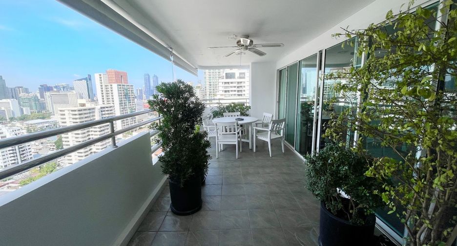 For sale 3 bedrooms condo in Watthana, Bangkok