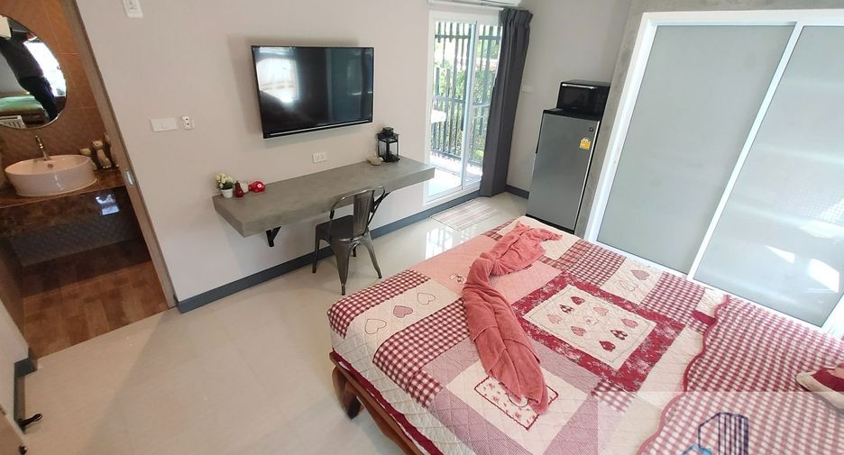 For sale 42 bedrooms apartment in Phra Khanong, Bangkok