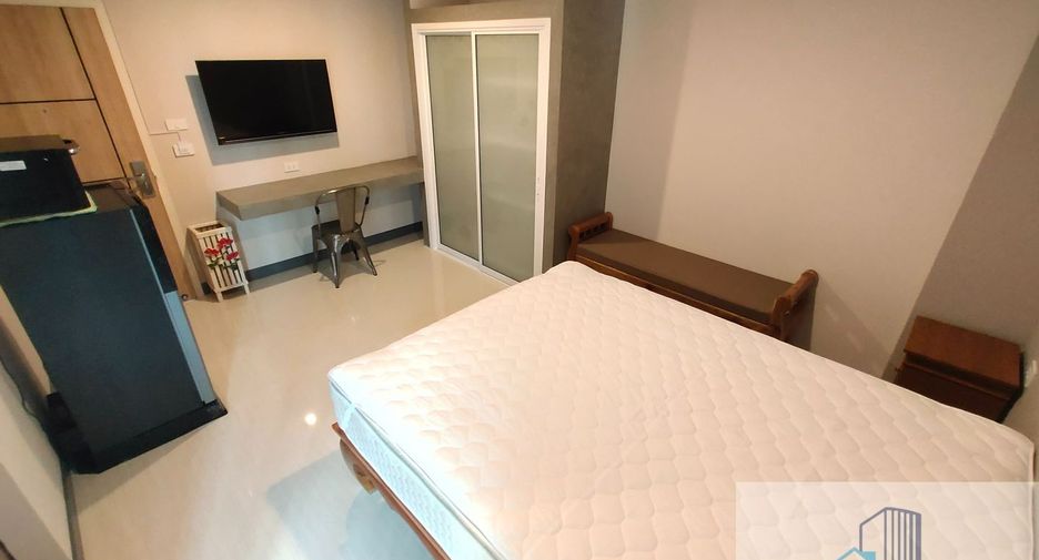 For sale 42 bedrooms apartment in Phra Khanong, Bangkok