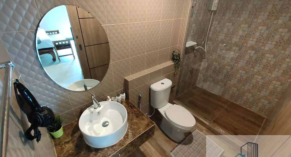 For sale 42 bedrooms apartment in Phra Khanong, Bangkok