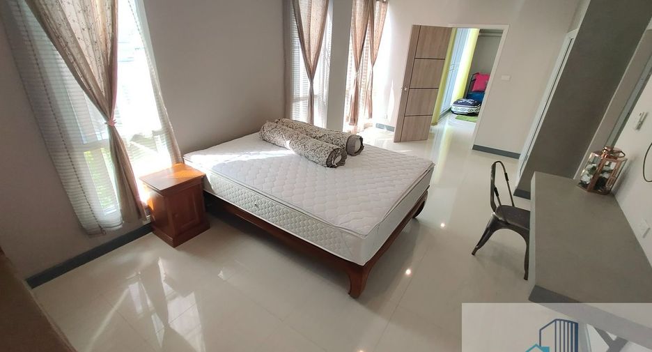 For sale 42 bedrooms apartment in Phra Khanong, Bangkok