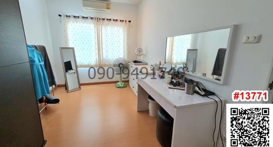 For rent 3 bedrooms townhouse in Prawet, Bangkok