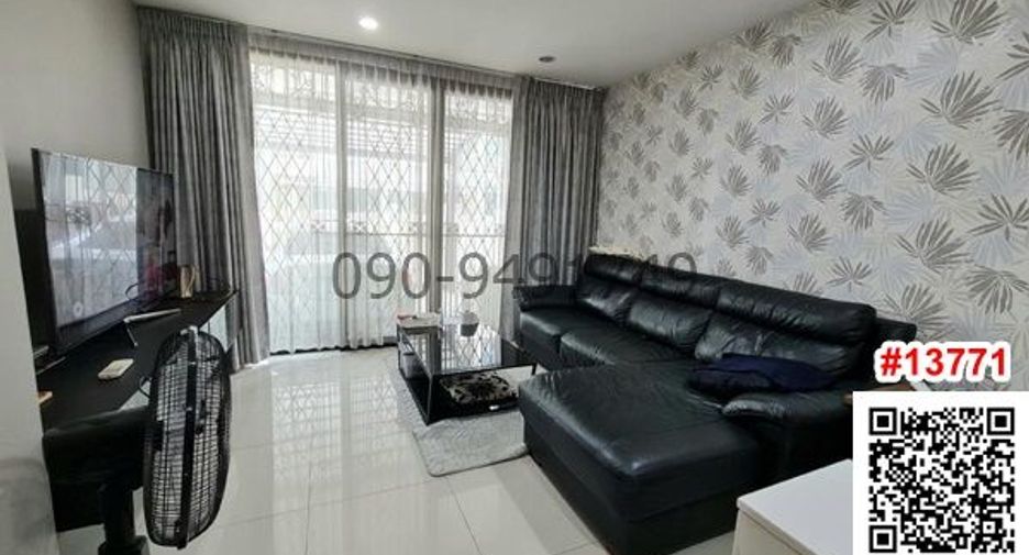For rent 3 bedrooms townhouse in Prawet, Bangkok