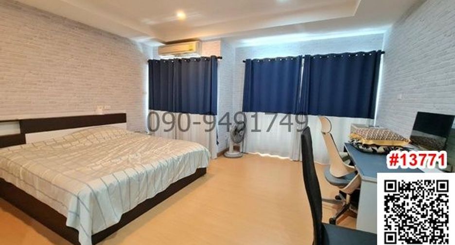 For rent 3 bedrooms townhouse in Prawet, Bangkok