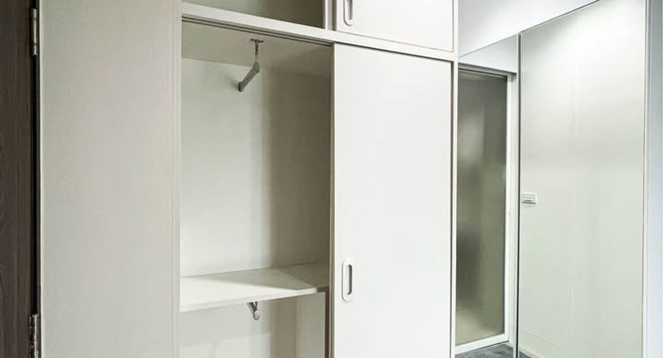 For sale 1 bed condo in Phaya Thai, Bangkok