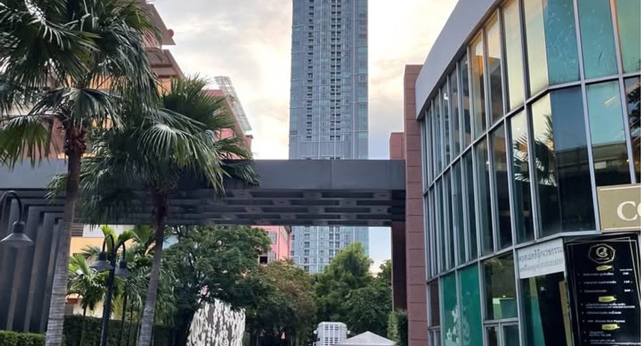 For sale 1 bed condo in Phaya Thai, Bangkok