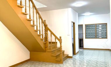 Casa adosada en venta de 3 habitaciones en Bang Bua Thong, Nonthaburi