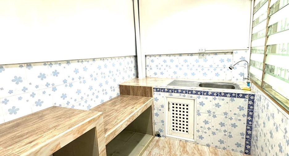 Casa adosada en venta de 3 habitaciones en Bang Bua Thong, Nonthaburi