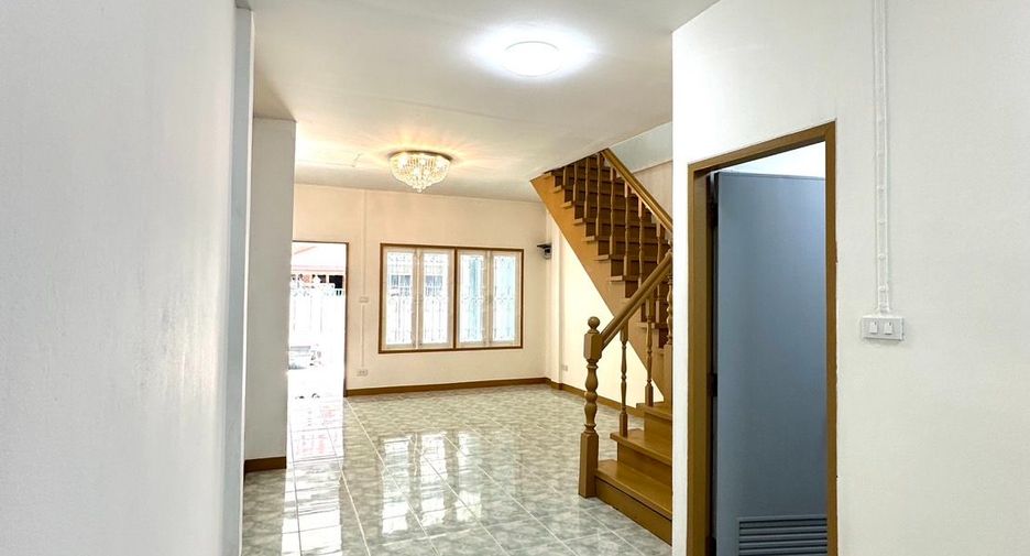 Casa adosada en venta de 3 habitaciones en Bang Bua Thong, Nonthaburi