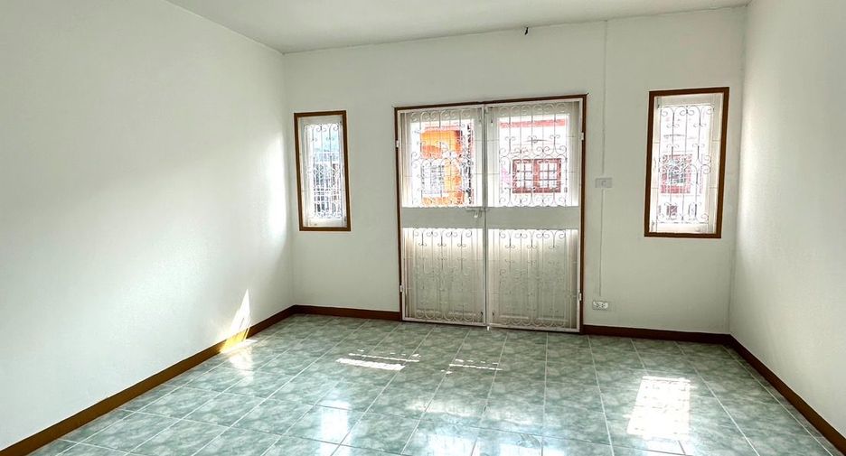 Casa adosada en venta de 3 habitaciones en Bang Bua Thong, Nonthaburi